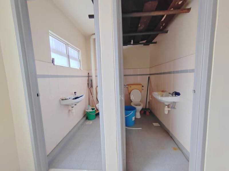 Shop for Sale in Taman Cheng Utama (Cheng) - Christina Lee - PropertyGuru.com.my