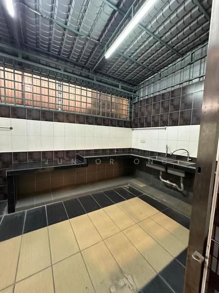 Rumah Kluster untuk Dijual di Taman Anggun (Rawang) - Junior Ong - Kitchen - PropertyGuru.com.my