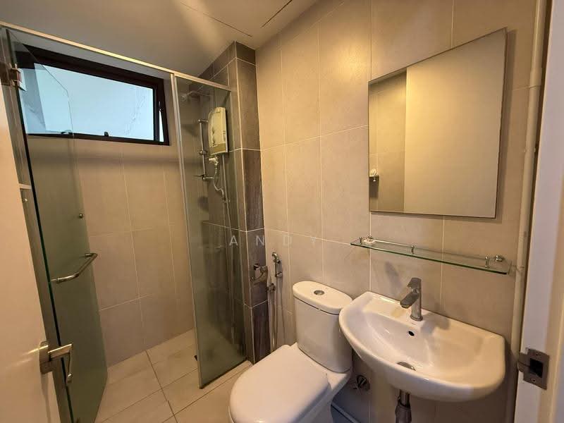 Kediaman Servis untuk Dijual di Eclipse Residence @ Pan'gaea - Andy Lau - Bathroom - PropertyGuru.com.my