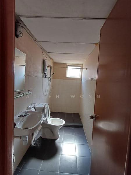 Apartment for Rent at Bayu Puteri - Allen Wong - Bathroom - PropertyGuru.com.my