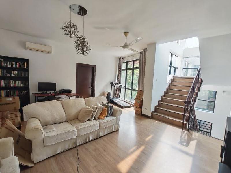 3-storey Terraced House for Rent in Laman Glenmarie (Shah Alam) - Hasniza Ibrahim - Living Room - PropertyGuru.com.my