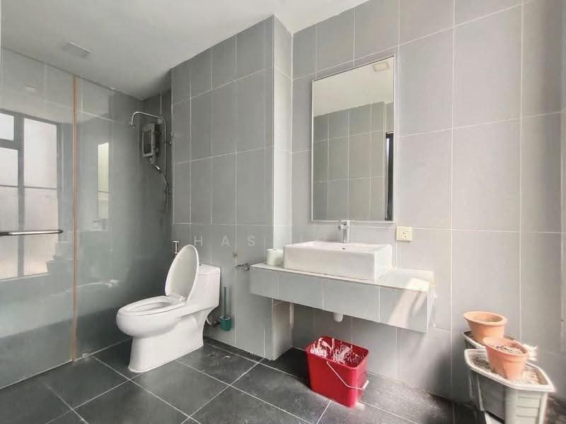 3-storey Terraced House for Rent in Laman Glenmarie (Shah Alam) - Hasniza Ibrahim - Bathroom - PropertyGuru.com.my