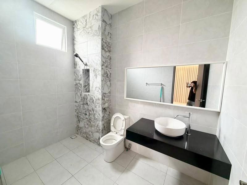 Rumah Kluster untuk Disewa di Skudai (Johor) - Sam Liew - Bathroom - PropertyGuru.com.my