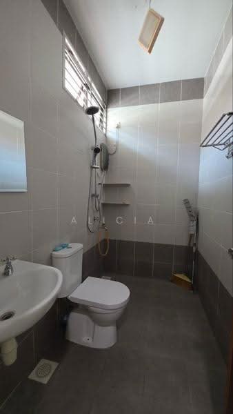 Rumah Kluster untuk Dijual di Taman Sutera Utama (Skudai) - Alicia Fong - Bathroom - PropertyGuru.com.my