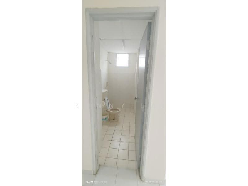 Kondominium untuk Dijual di Garden Park - Kenny Lai - Bathroom - PropertyGuru.com.my