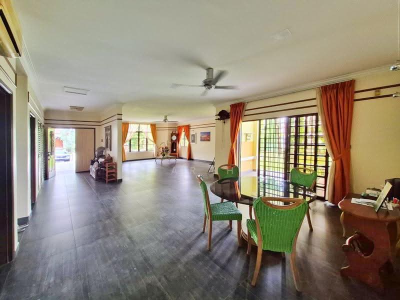 Rumah Berkembar untuk Dijual di Seksyen 13 (Shah Alam) - Farah Rasul - PropertyGuru.com.my