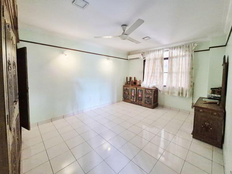 Rumah Berkembar untuk Dijual di Seksyen 13 (Shah Alam) - Farah Rasul - PropertyGuru.com.my