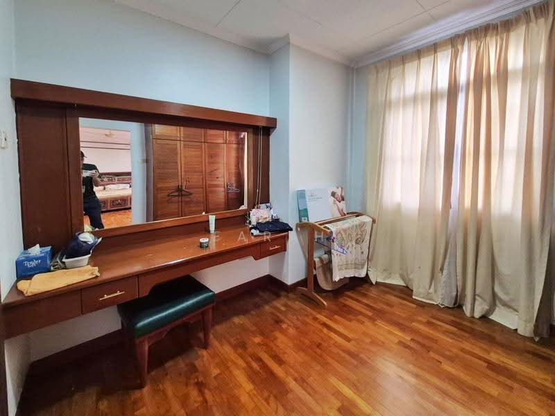 Rumah Berkembar untuk Dijual di Seksyen 13 (Shah Alam) - Farah Rasul - PropertyGuru.com.my