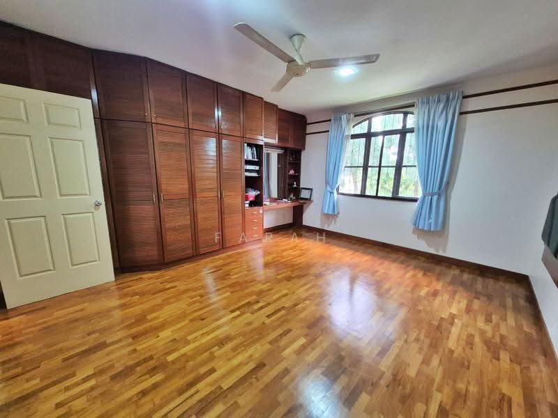 Rumah Berkembar untuk Dijual di Seksyen 13 (Shah Alam) - Farah Rasul - PropertyGuru.com.my