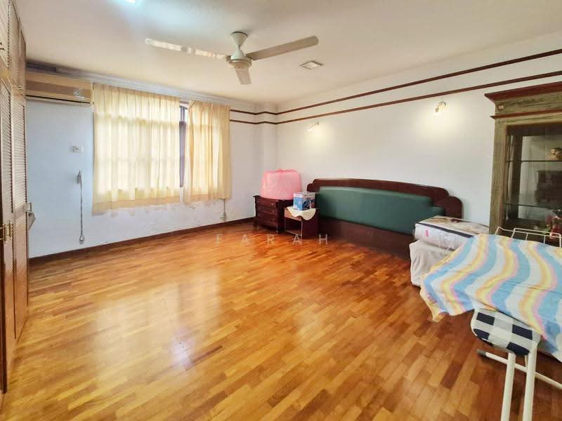 Rumah Berkembar untuk Dijual di Seksyen 13 (Shah Alam) - Farah Rasul - PropertyGuru.com.my