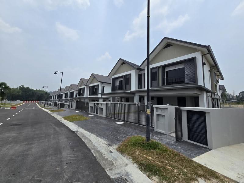 Rumah Berkembar untuk Dijual di Bandar Kinrara (Selangor) - Toji Ng - Exterior - PropertyGuru.com.my