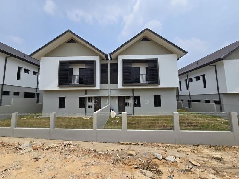 Rumah Berkembar untuk Dijual di Bandar Kinrara (Selangor) - Toji Ng - Exterior - PropertyGuru.com.my