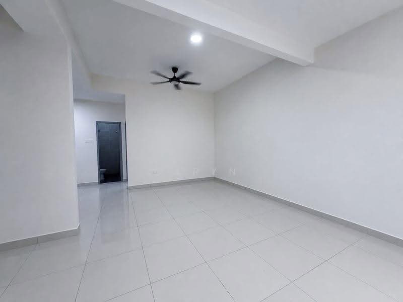 Rumah Teres 2-Tingkat untuk Dijual di Bandar Putra Kulai (Kulai) - Caryn Ter - Living Room - PropertyGuru.com.my