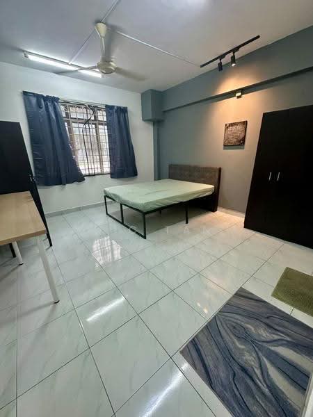 2-storey Terraced House for Sale in Taman Pinggiran Putra (Seri Kembangan) - Nic Tan - Bedroom - PropertyGuru.com.my