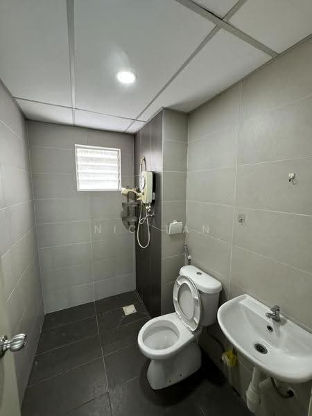 2-storey Terraced House for Sale in Taman Pinggiran Putra (Seri Kembangan) - Nic Tan - Bathroom - PropertyGuru.com.my