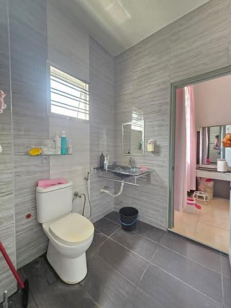2-storey Terraced House for Sale in Taman Setia Indah (Tebrau) - Shishi . - Bathroom - PropertyGuru.com.my