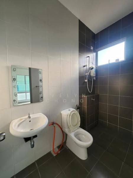 2-storey Terraced House for Rent in Seremban (Negeri Sembilan) - Evelyn Chong - Bathroom - PropertyGuru.com.my
