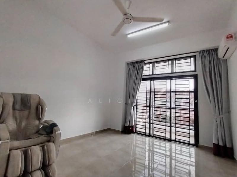 2-storey Terraced House for Sale in Taman Nusa Sentral (Iskandar Puteri (Nusajaya)) - Alicia Fong - Living Room - PropertyGuru.com.my