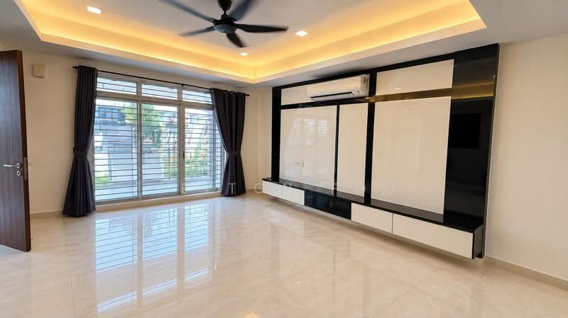 Rumah Teres 2-Tingkat untuk Dijual di Kota Emerald (Rawang) - Kelton Foo - Living Room - PropertyGuru.com.my