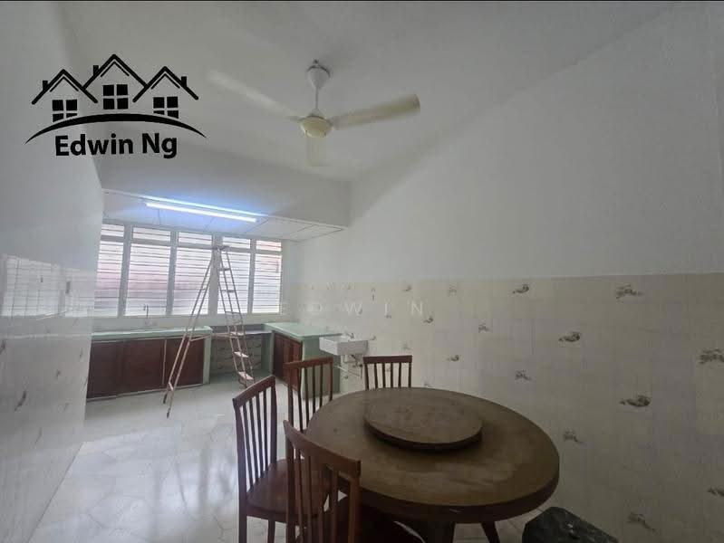 2-storey Terraced House for Rent in Island Park (Jelutong) - Edwin Ng - Kitchen - PropertyGuru.com.my
