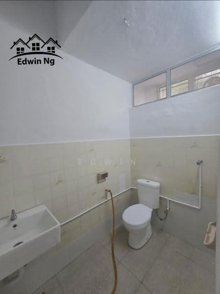 2-storey Terraced House for Rent in Island Park (Jelutong) - Edwin Ng - Bathroom - PropertyGuru.com.my