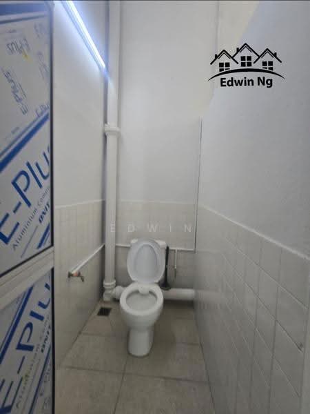 2-storey Terraced House for Rent in Island Park (Jelutong) - Edwin Ng - Bathroom - PropertyGuru.com.my