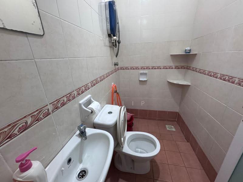2-storey Terraced House for Sale in Taman Tasik Prima (Puchong) - Philip Chin - Bathroom - PropertyGuru.com.my