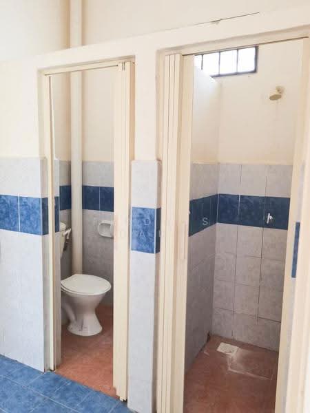 2-storey Terraced House for Sale in Pulai jaya (Pulai) - Firdaus Dauz - Bathroom - PropertyGuru.com.my