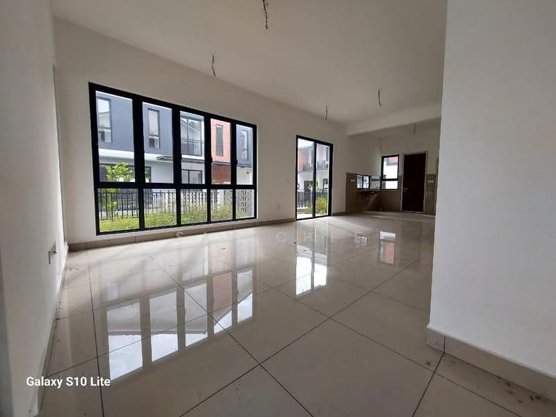 2-storey Terraced House for Sale in Sungai Buloh (Selangor) - Sam Chee - Living Room - PropertyGuru.com.my