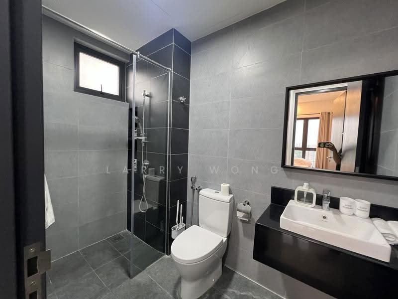 Kediaman Servis untuk Dijual di Sunway Velocity TWO - Larry Wong - Bathroom - PropertyGuru.com.my