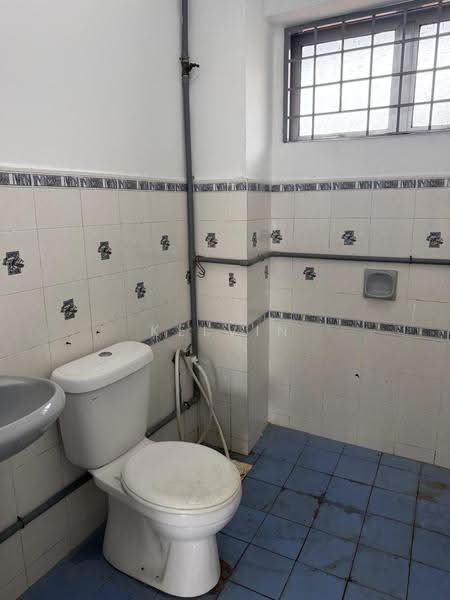 Apartment for Sale at Kayangan Apartment, Bandar Sunway - Kelvin Chan - Bathroom - PropertyGuru.com.my