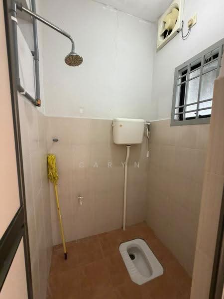 Rumah Teres 1-Tingkat untuk Dijual di Bandar Putra Kulai (Kulai) - Caryn Ter - Bathroom - PropertyGuru.com.my