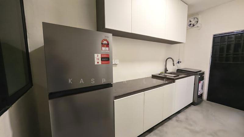 Rumah Teres 2-Tingkat untuk Disewa di Taman Mount Austin (Tebrau) - Kasper Lee - Kitchen - PropertyGuru.com.my