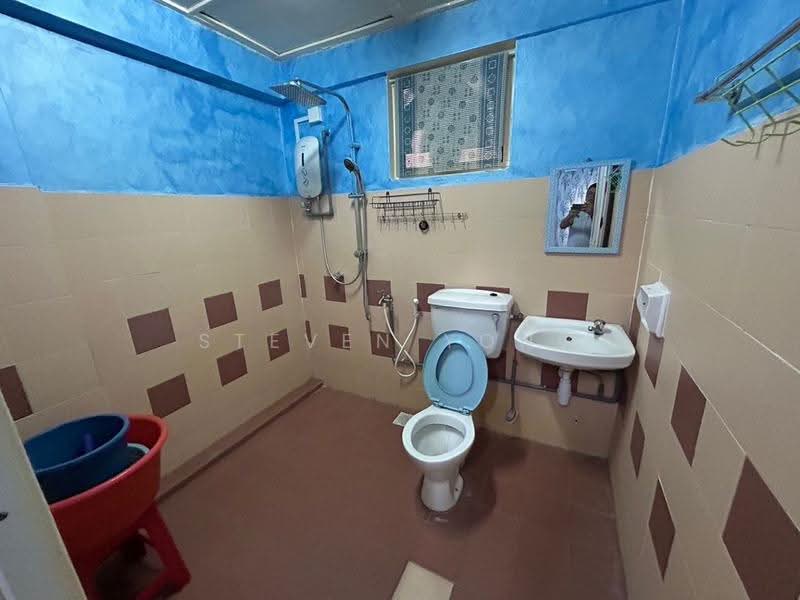 Condominium for Sale at Evergreen Park Acorn & Hazel - Steven Yong - Bathroom - PropertyGuru.com.my