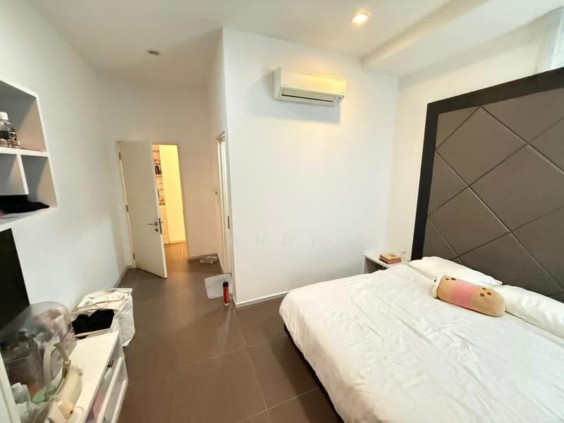Kediaman Servis untuk Dijual di Garden Plaza - Andy Lau - Bedroom - PropertyGuru.com.my