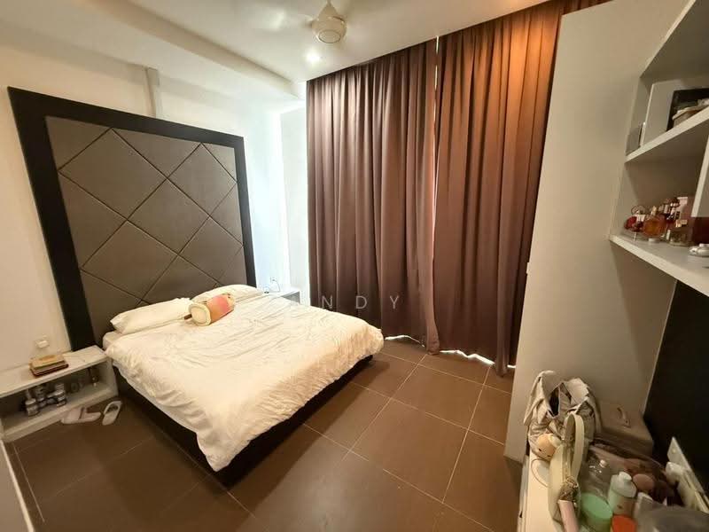 Kediaman Servis untuk Dijual di Garden Plaza - Andy Lau - Bedroom - PropertyGuru.com.my