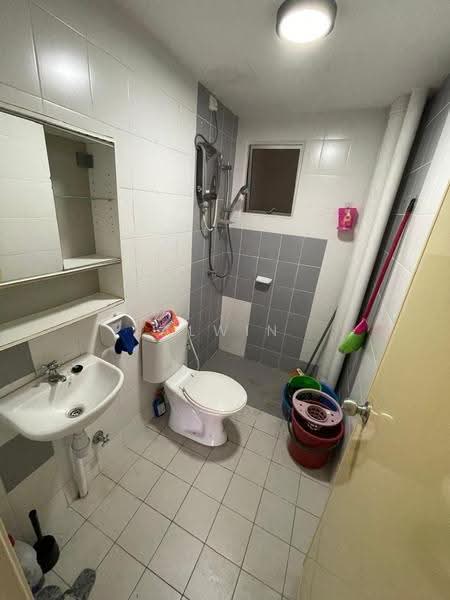 Pangsapuri untuk Disewa di Seri Intan Apartment - Alwin Lee - Bathroom - PropertyGuru.com.my