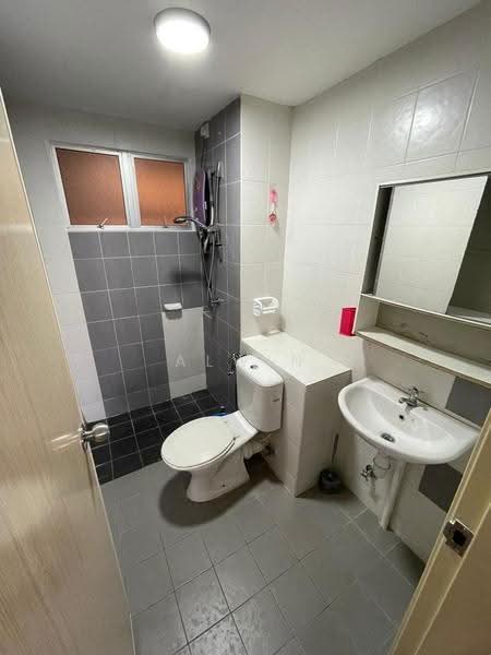 Pangsapuri untuk Disewa di Seri Intan Apartment - Alwin Lee - Bathroom - PropertyGuru.com.my
