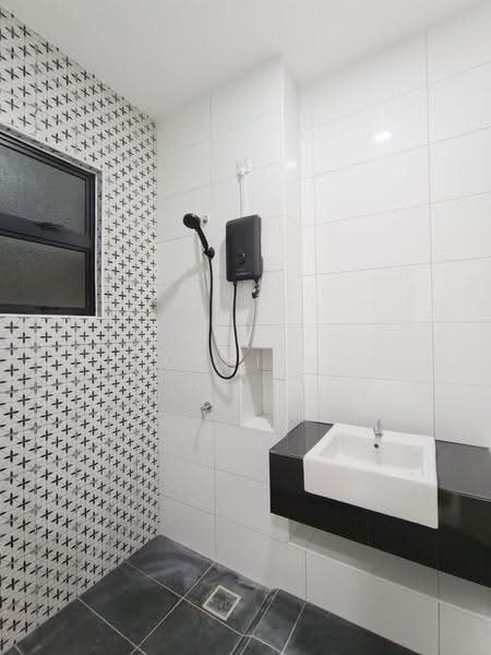 2-storey Terraced House for Rent in Kota Masai (Pasir Gudang) - Daniel Ling - Bathroom - PropertyGuru.com.my