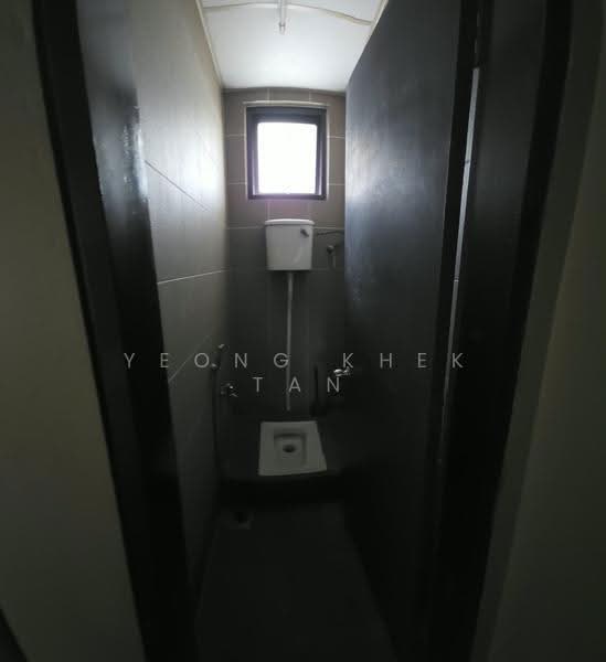 Shop for Sale in Bandar Tropicana Aman (Telok Panglima Garang) - Yeong Khek Tan - Bathroom - PropertyGuru.com.my