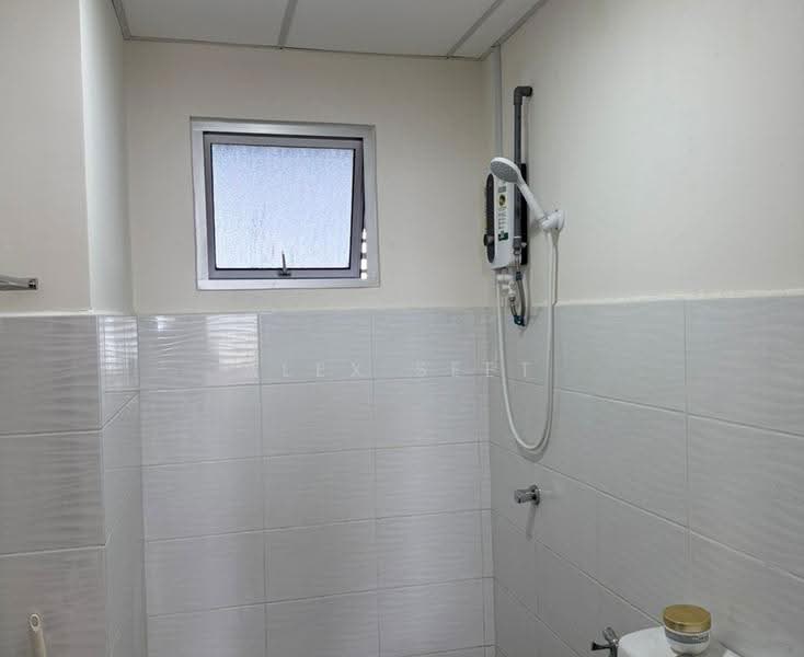 Pangsapuri untuk Disewa di Residensi Laman Sari - Alex Seet - Bathroom - PropertyGuru.com.my