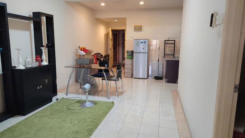 Pangsapuri untuk Disewa di Bayu Villa - Yeong Khek Tan - Living Room - PropertyGuru.com.my