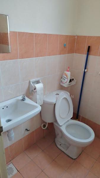 Pangsapuri untuk Disewa di Bayu Villa - Yeong Khek Tan - Bathroom - PropertyGuru.com.my