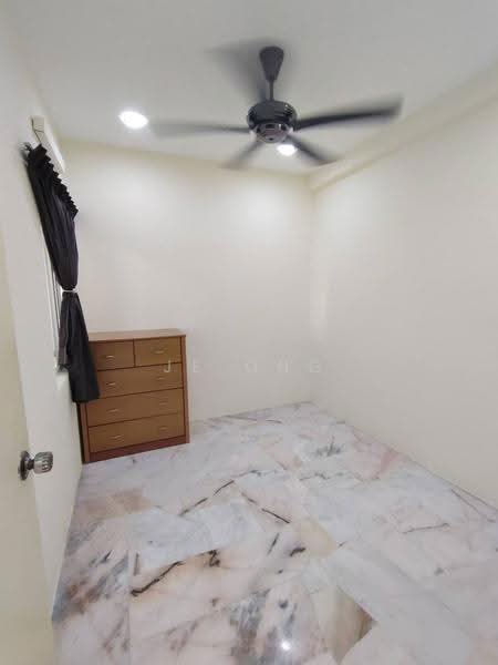 Pangsapuri untuk Disewa di Taman Desa Kempas - JE ONG - Bedroom - PropertyGuru.com.my