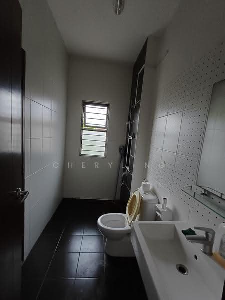 Semi-Detached House for Sale in Taman Nusa Idaman (Iskandar Puteri (Nusajaya)) - Cheryl Ng - Bathroom - PropertyGuru.com.my