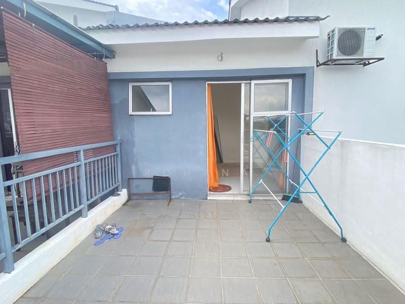 Townhouse for Rent in Kuala Selangor (Selangor) - Rohana Ishak - Balcony - PropertyGuru.com.my