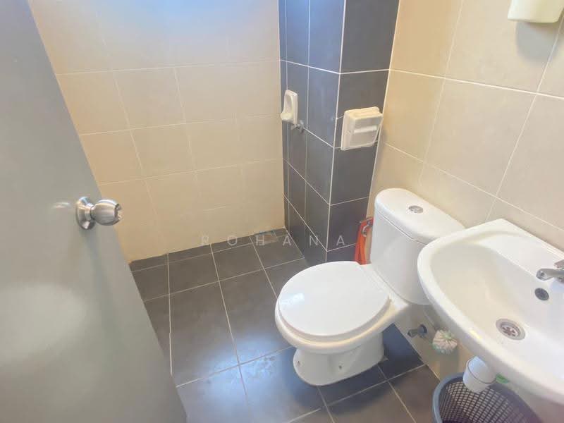 Townhouse for Rent in Kuala Selangor (Selangor) - Rohana Ishak - Bathroom - PropertyGuru.com.my
