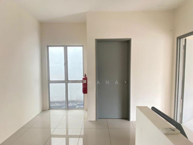 Townhouse for Rent in Kuala Selangor (Selangor) - Rohana Ishak - Corridor - PropertyGuru.com.my