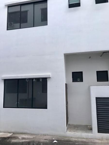 Shop for Rent in Austin Crest (Johor Bahru) - Caryn Ter - Exterior - PropertyGuru.com.my