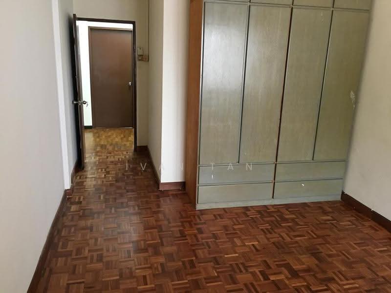 2-storey Terraced House for Sale in Taman Serdang Utama (Seri Kembangan) - Ivan Tan - Corridor - PropertyGuru.com.my